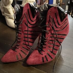 Dominique Nicole Xandra Boots, US 13